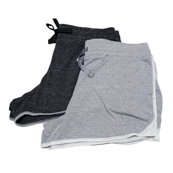 Bundle of casual athletic shorts - Picture 1 of 7